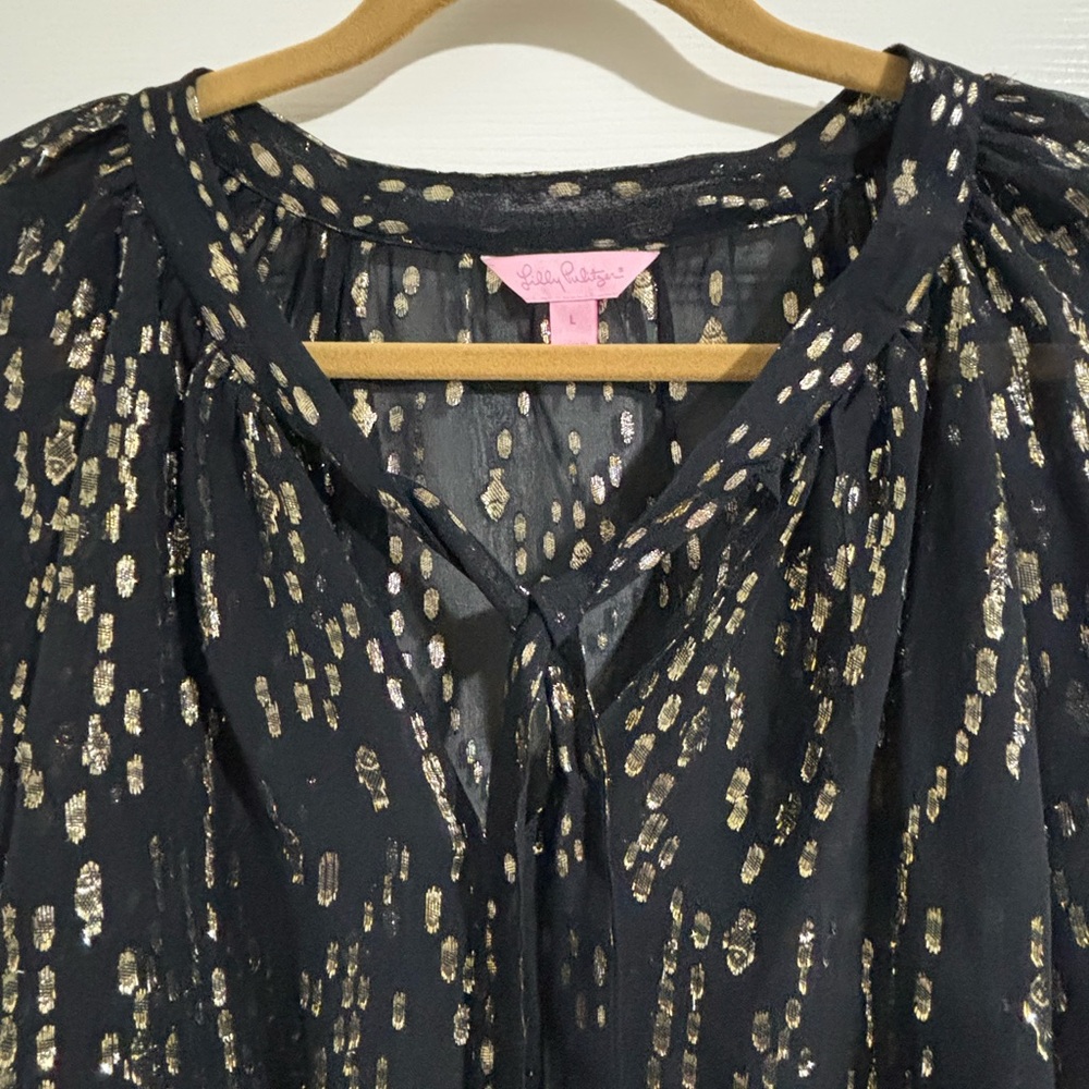Lilly Pulitzer Black Gold Metallic Silk V Neck Blouse Size Large - Picture 2 of 8